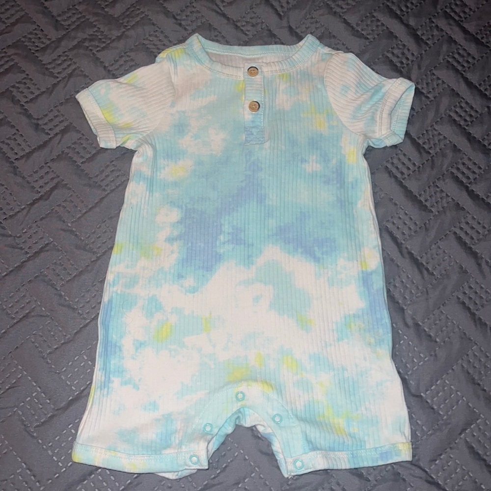 Baby bodysuit